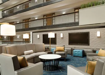 Embassy Suites by Hilton Columbus hotel thumbnail 5
