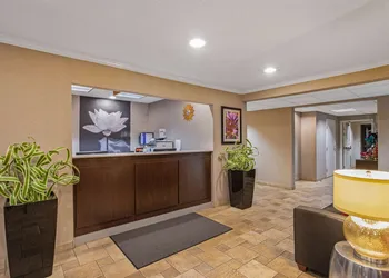 La Quinta Inn & Suites by Wyndham N Little Rock-McCain Mall hotel thumbnail 5