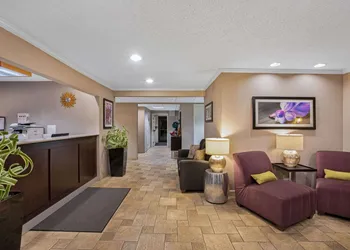 La Quinta Inn & Suites by Wyndham N Little Rock-McCain Mall hotel thumbnail 6
