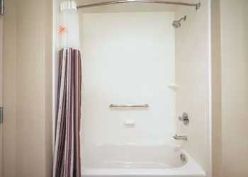 La Quinta Inn & Suites by Wyndham N Little Rock-McCain Mall hotel thumbnail 8