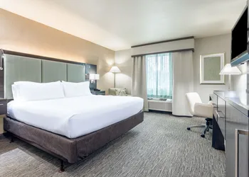 Holiday Inn Auburn by IHG hotel thumbnail 4
