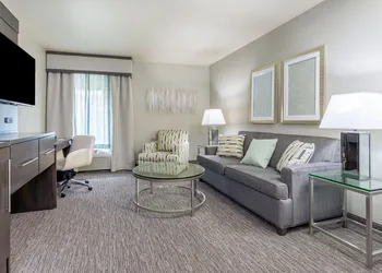 Holiday Inn Auburn by IHG hotel thumbnail 8