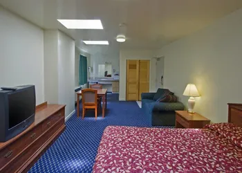 Americas Best Value Inn Oxnard Port Hueneme hotel thumbnail 3