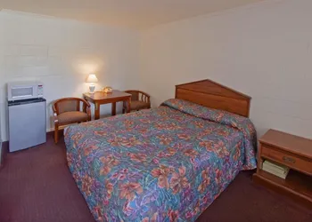 Americas Best Value Inn Oxnard Port Hueneme hotel thumbnail 4