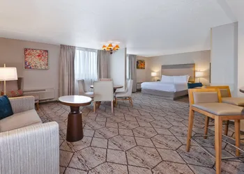 Crowne Plaza Columbus North- Worthington by IHG hotel thumbnail 2