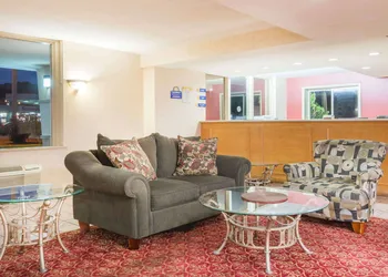 Days Inn by Wyndham Paintsville hotel thumbnail 2