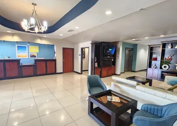 Days Inn & Suites by Wyndham Russellville hotel thumbnail 3