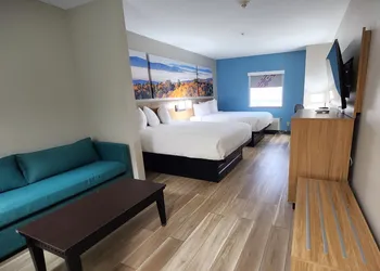 Days Inn & Suites by Wyndham Russellville hotel thumbnail 7