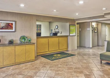 La Quinta Inn by Wyndham Toledo Perrysburg hotel thumbnail 2