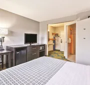 La Quinta Inn by Wyndham Toledo Perrysburg hotel detail image 4
