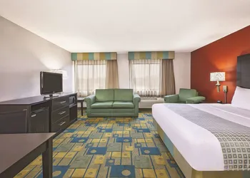 La Quinta Inn by Wyndham Toledo Perrysburg hotel thumbnail 5