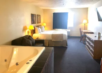 Travelodge by Wyndham Grand Island hotel thumbnail 3