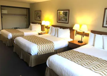 Travelodge by Wyndham Grand Island hotel thumbnail 5