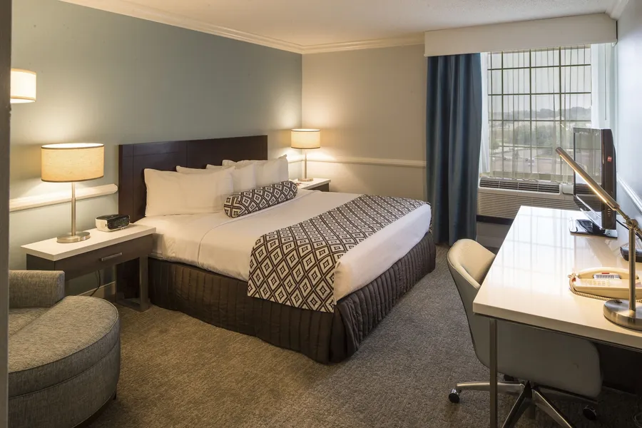Crowne Plaza Suites Pittsburgh South by IHG hotel detail image 6