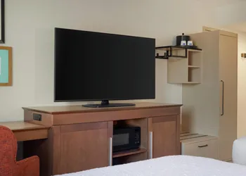 Hampton Inn Lancaster hotel thumbnail 7