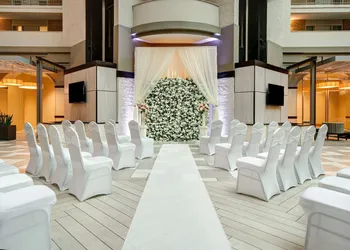 Embassy Suites by Hilton Jacksonville Baymeadows hotel thumbnail 4
