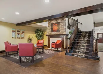 Red Roof Inn & Suites Knoxville East hotel thumbnail 3