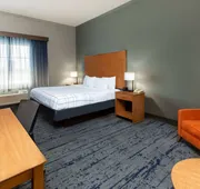 La Quinta Inn & Suites by Wyndham Bridgeport hotel detail image 3