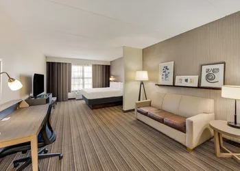 Country Inn & Suites by Radisson, Findlay, OH hotel thumbnail 4