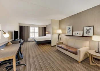 Country Inn & Suites by Radisson, Findlay, OH hotel thumbnail 4