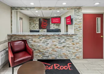 Red Roof Inn Ames hotel thumbnail 3