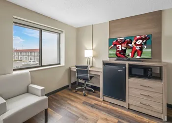Red Roof Inn Ames hotel thumbnail 4