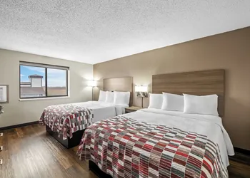Red Roof Inn Ames hotel thumbnail 7
