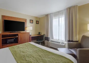 Comfort Inn & Suites Woods Cross - Salt Lake City North hotel thumbnail 8