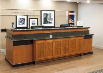 Hampton Inn & Suites Cedar Rapids - North hotel thumbnail 4