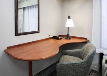 Hampton Inn & Suites Cedar Rapids - North hotel thumbnail 8