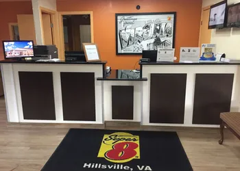 Super 8 by Wyndham Hillsville hotel thumbnail 3