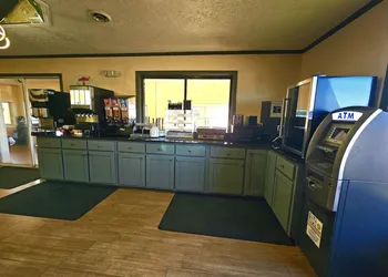 Super 8 by Wyndham Hillsville hotel thumbnail 4