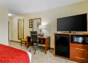 Comfort Inn & Suites Hillsville I-77 hotel thumbnail 3