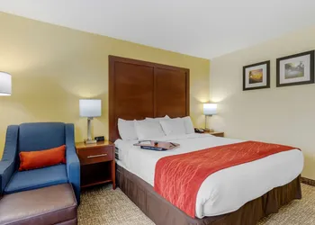 Comfort Inn & Suites Hillsville I-77 hotel thumbnail 4