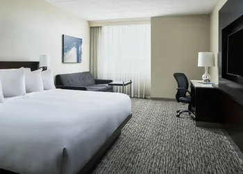 Cleveland Marriott East hotel thumbnail 8