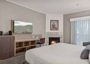 Chateau Big Bear Boutique Hotel, BW Signature Collection hotel thumbnail 8