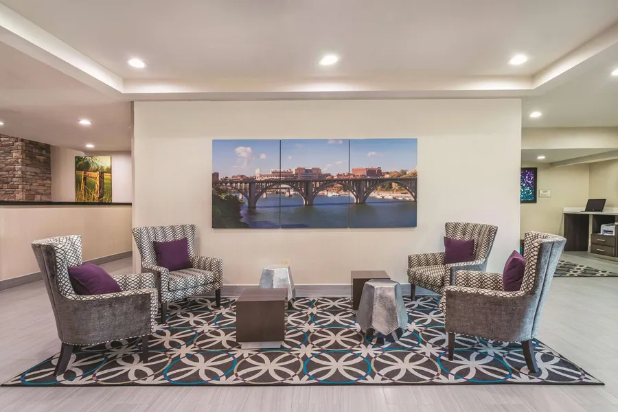 La Quinta Inn & Suites by Wyndham Loudon hotel detail image 2