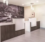 La Quinta Inn & Suites by Wyndham Loudon hotel detail image 4