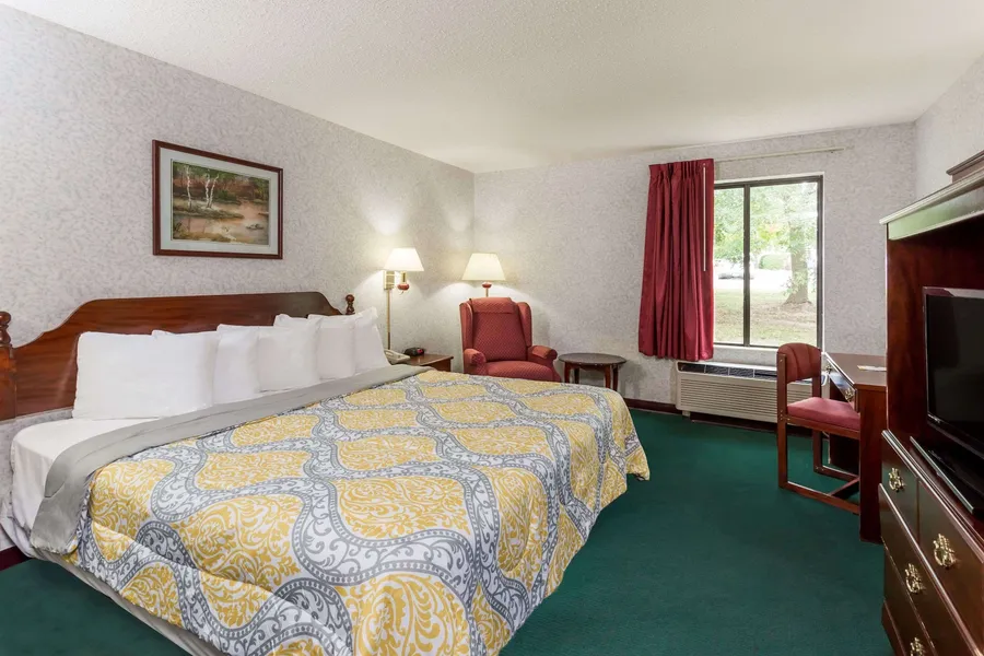 Days Inn by Wyndham Battlefield Rd/Hwy 65 hotel detail image 2