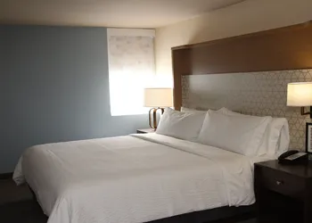 Holiday Inn Metairie New Orleans by IHG hotel thumbnail 2