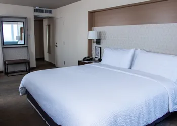 Holiday Inn Metairie New Orleans by IHG hotel thumbnail 7