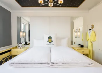 Staypineapple, A Delightful Hotel, South End hotel thumbnail 6