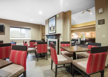 Comfort Suites Rochester Henrietta University Area hotel thumbnail 2