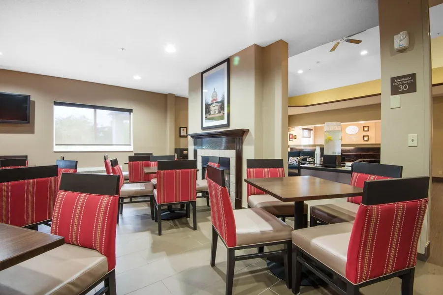 Comfort Suites Rochester Henrietta University Area hotel detail image 2