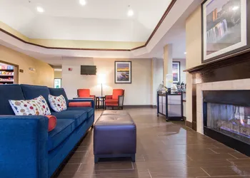 Comfort Suites Rochester Henrietta University Area hotel thumbnail 3