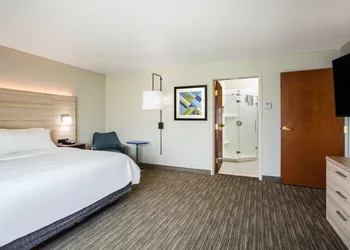 Holiday Inn Express Hotel & Suites Lewisburg by IHG hotel thumbnail 6