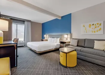Comfort Suites Chesapeake - Norfolk hotel thumbnail 6