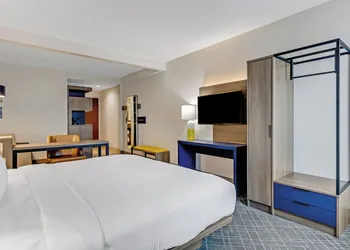 Comfort Suites Chesapeake - Norfolk hotel thumbnail 8