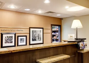 Hampton Inn & Suites Chicago/St. Charles hotel thumbnail 3