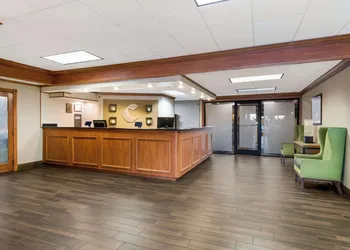 Comfort Inn South Oceanfront hotel thumbnail 2